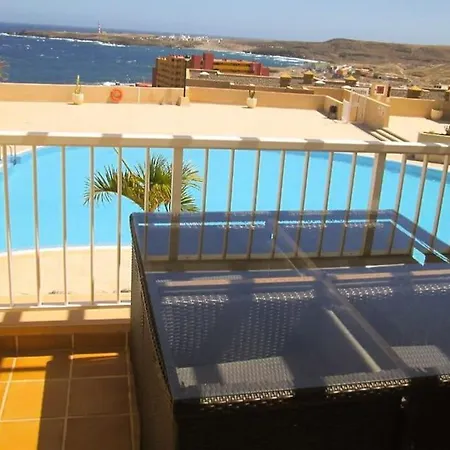 Апартаменты Beach And Pool View , 4 People, And Free Wifi *