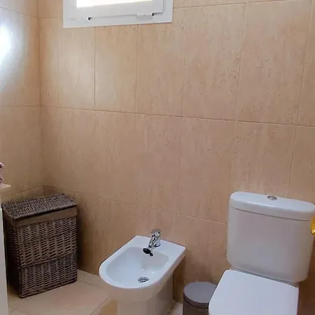 Апартаменты Beach And Pool View , 4 People, And Free Wifi *