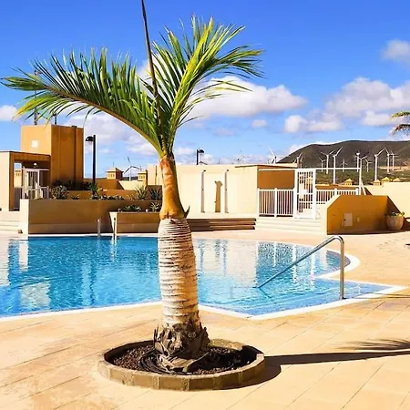 Beach And Pool View , 4 People, And Free Wifi Апартаменты