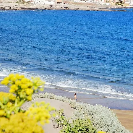 Beach And Pool View , 4 People, And Free Wifi *